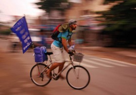 Nhiều người nổi tiếng tham gia hành trình đạp xe từ thiện xuyên miền Tây 37 ngày