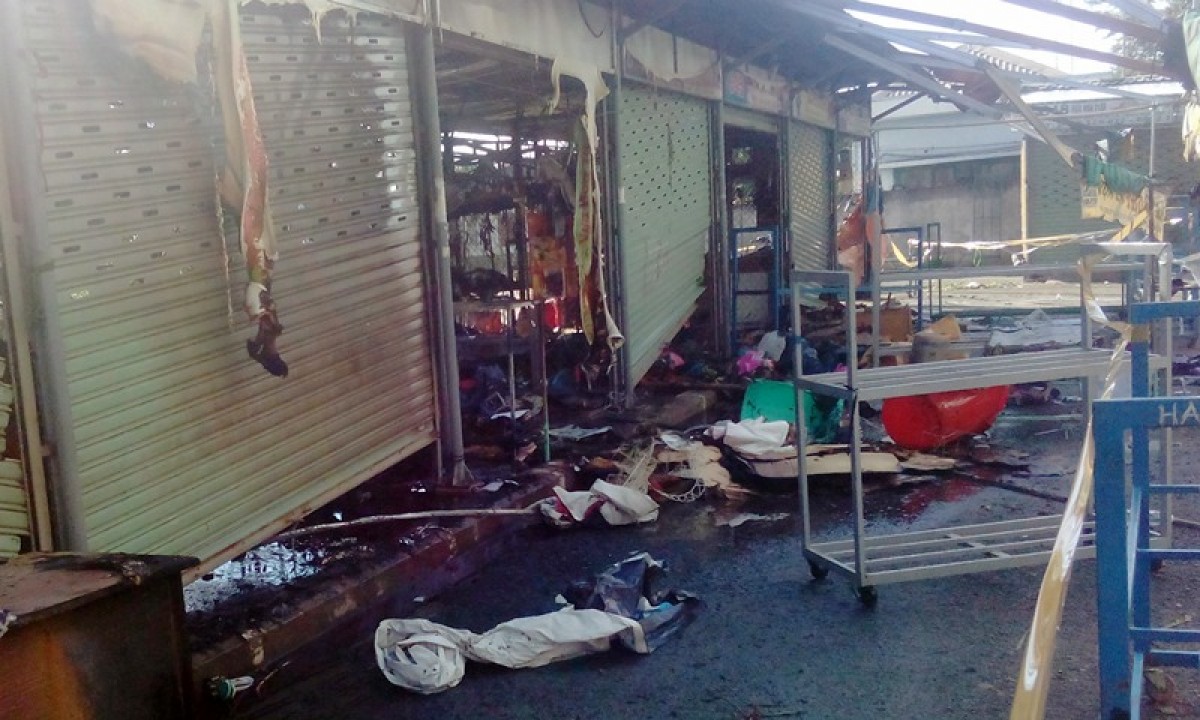 TP HCM: Cháy lớn tại chợ nông sản Thủ Đức