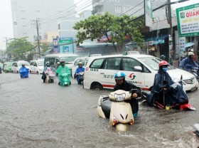 TP HCM ngập sâu trong nước