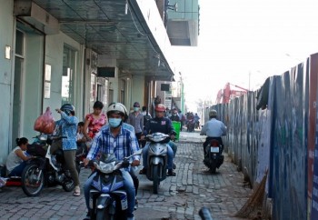 Nhiều ‘lô cốt’ xuất hiện trở lại trên đường phố Sài Gòn