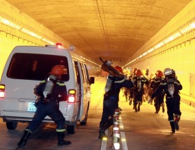 Diễn tập cứu hộ, cứu nạn, chữa cháy trong đường hầm sông Sài Gòn