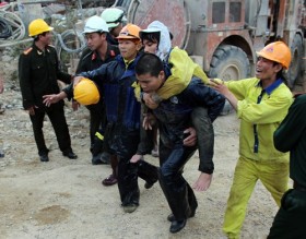 Đội cứu hộ nạn nhân sập hầm thủy điện: Những người anh hùng!