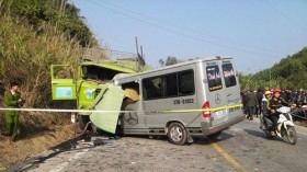 Thanh Hóa: Xe khách nổ lốp, 8 người thiệt mạng