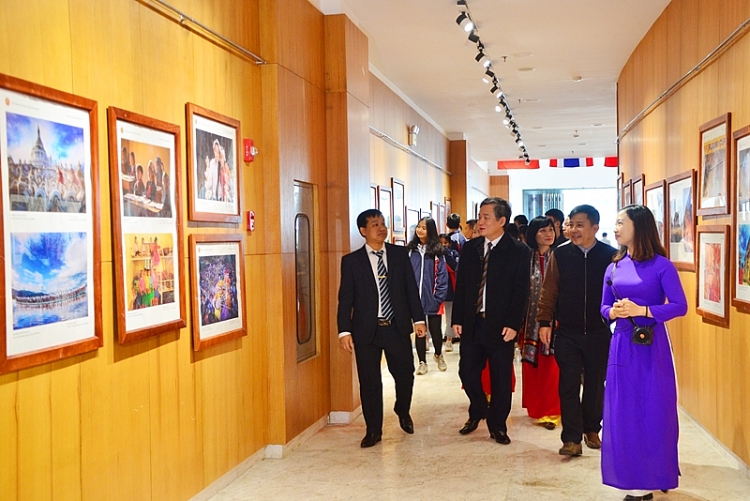 “Sắc màu văn hóa các quốc gia ASEAN” tại Bảo tàng Quảng Ninh