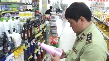 Lạng Sơn: Thu giữ lô thực phẩm nhập lậu bày bán trong siêu thị