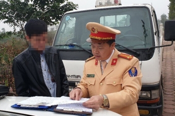 Hà Nội: Lái xe buýt vi phạm nồng độ cồn bị phạt 17 triệu đồng