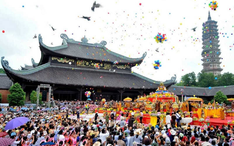 3 ngày Tết, chùa Hương đón hơn 8 vạn lượt khách