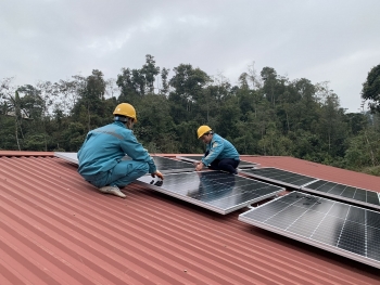 Viettel Construction trao tặng hệ thống điện mặt trời tại Trường Tiểu học Thải Giàng Phố