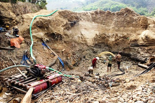 Bắc Giang: Liên tiếp bắt các vụ khai thác khoáng sản trái phép