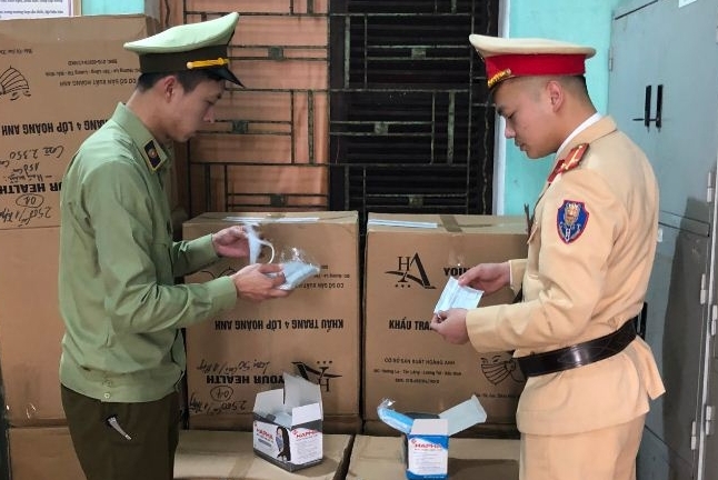 Lạng Sơn: Thu giữ lô khẩu trang không có hóa đơn