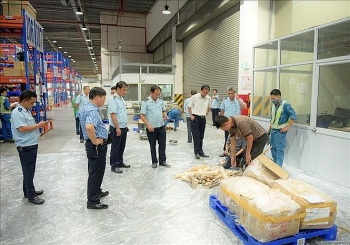 Hà Nội: Thu giữ lô hàng cấm vận chuyển qua đường hàng không