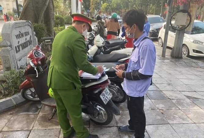 Hà Nội: Xử phạt bãi xe "chặt chém" ngày tết
