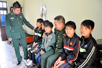 9 em nhỏ H'Mông suýt bị bán sang Trung Quốc