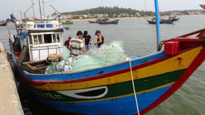 Ngư dân Quảng Ngãi lại bị tàu Trung Quốc tấn công