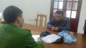 Lạng Sơn: Bắt lái xe tải vận chuyển 1kg ma túy