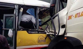 Thái Nguyên: Xe buýt đấu đầu xe tải, 9 người thương vong