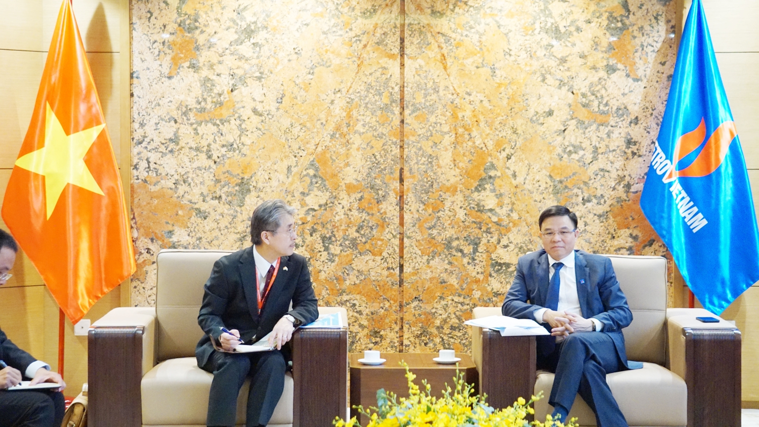 Tổng Giám đốc Petrovietnam Lê Mạnh Hùng tiếp Tổng Giám đốc Công ty Dầu khí Nhật - Việt (JVPC)
