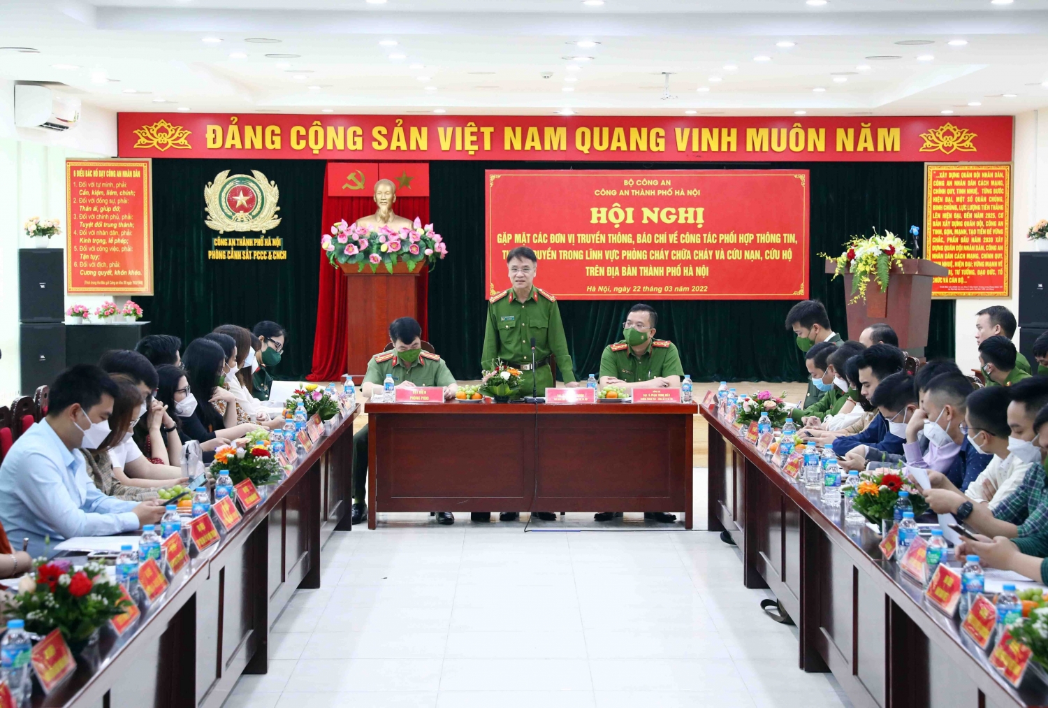 Công an TP Hà Nội đối thoại với báo chí về tác nghiệp tại các vụ cháy