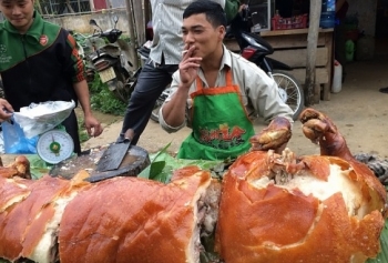 Độc đáo lễ hội lợn quay ở Lạng Sơn