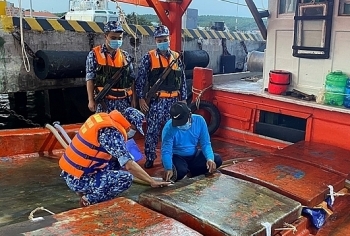 Cảnh sát biển thu giữ 25.000 lít dầu DO