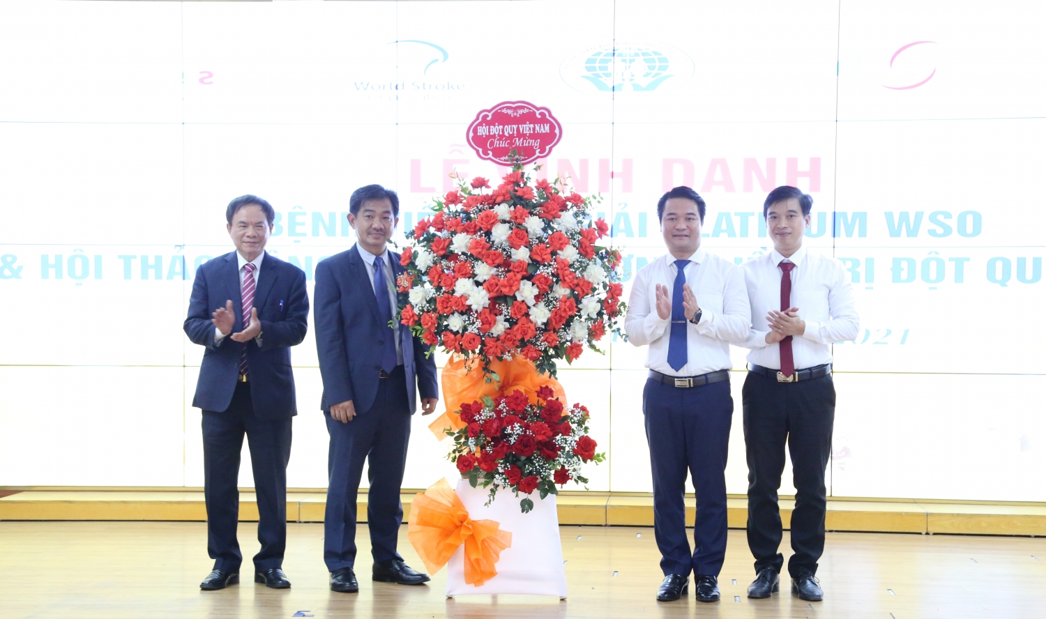 BVĐK tỉnh Phú Thọ nhận giải thưởng Bạch kim từ Hội Đột quỵ thế giới