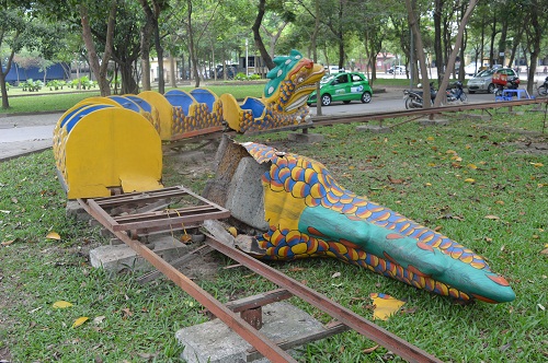 Hà Nội: Trẻ thiếu chỗ chơi, công viên vẫn bỏ hoang