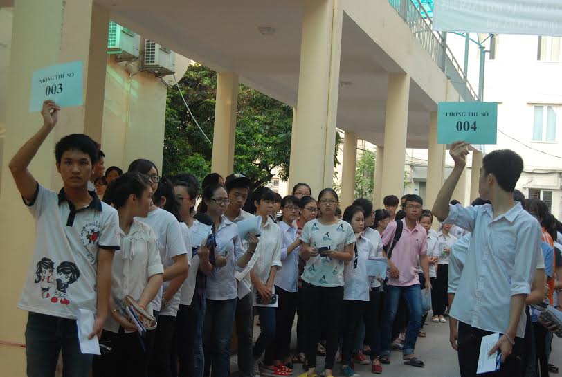 Hơn 45.000 thí sinh bắt đầu làm bài thi tại ĐH Quốc gia Hà Nội