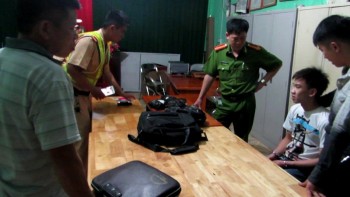 Lạng Sơn: ‘Hot boy’ xách 6kg ma túy đi taxi