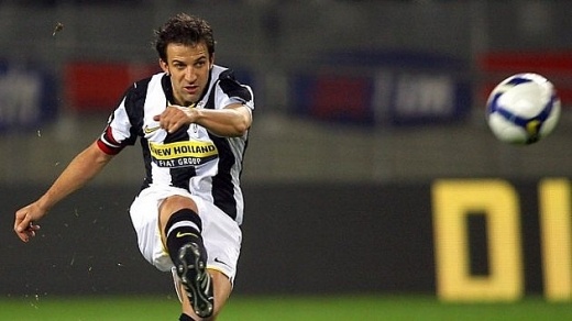 Del Piero thách thức đàn em đá phạt