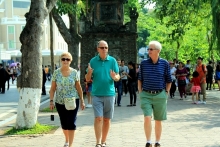 ha noi se xu ly nghiem hanh vi phien nhieu khach du lich