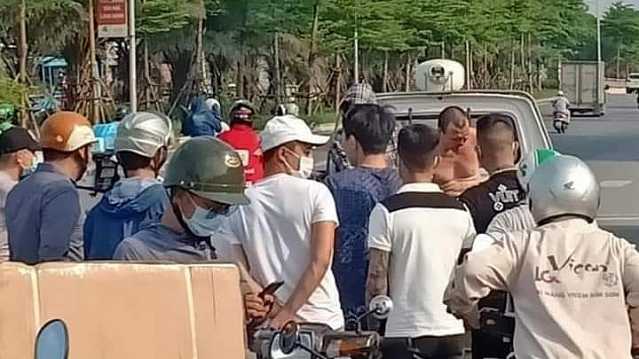 Hà Nội: Bắt tên cướp taxi giữa ban ngày