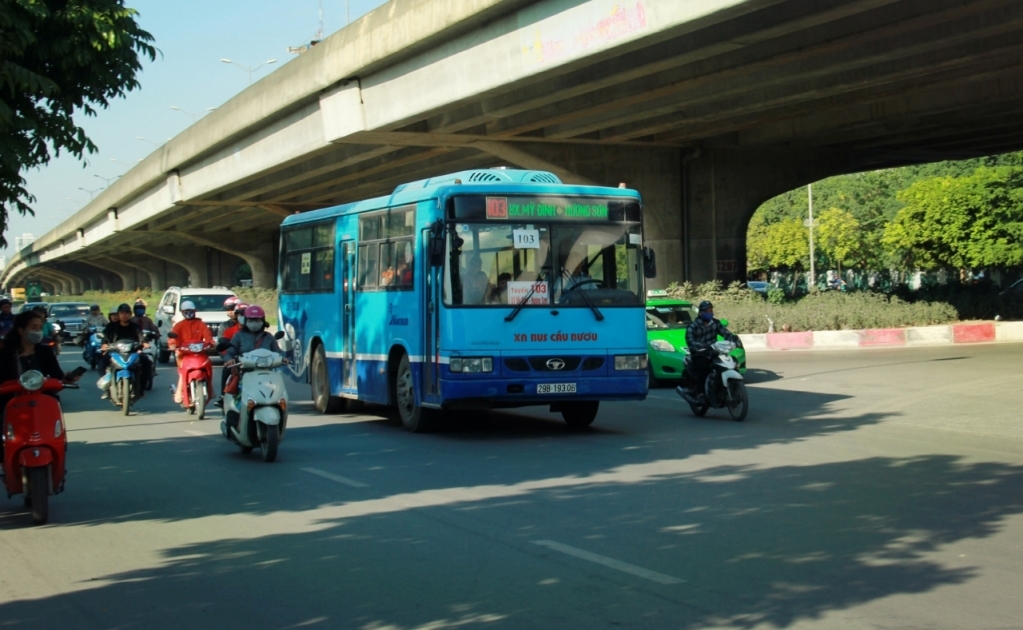 Hà Nội mở rộng vùng phục vụ xe buýt ra ngoại thành