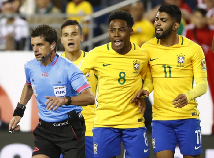 video brazil thua peru bi loai khoi vong bang copa america