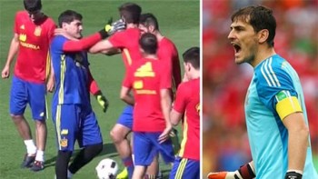 Pique tái mặt vì 'ăn' bạt tai từ thánh Casillas