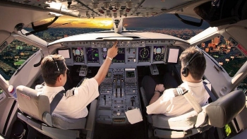 Rà soát, cấm bay với phi công người nước ngoài dùng bằng lái giả