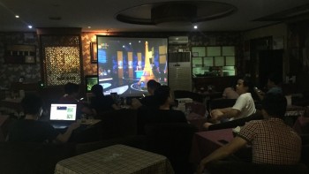 Người Hà Nội ‘cắm’ chỗ ở quán café xem chung kết Euro 2016