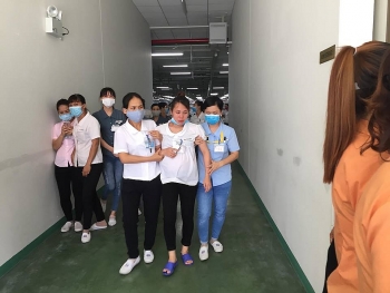 Quảng Ninh: Hàng loạt công nhân ngất xỉu nghi ngộ độc