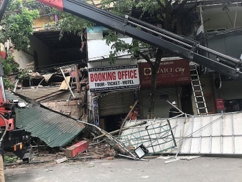 Thông tin chính thức về vụ sập nhà trên phố Hàng Bông