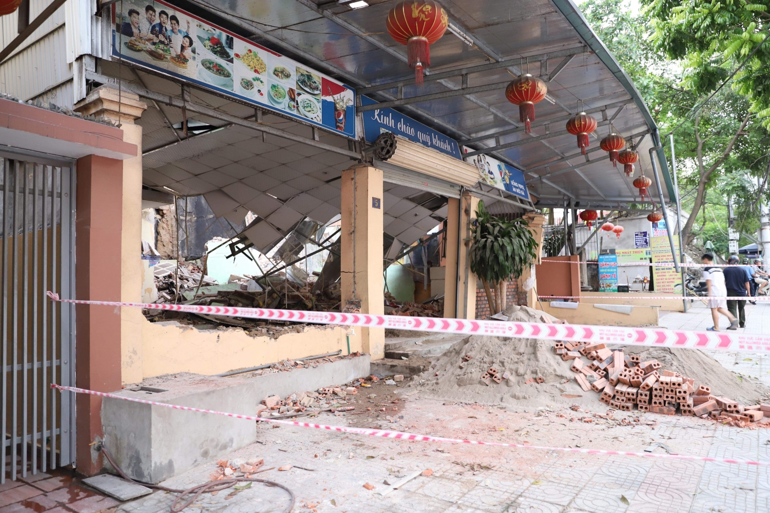 Sập nhà đang sửa chữa ở Phú Thọ