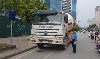 Hà Nội: Phạt 65 triệu đồng, giữ xe bồn bê tông 7 ngày vì đi vào đường cấm