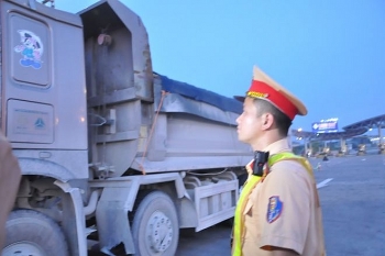 Phát hiện tài xế xe tải sử dụng ma túy đá