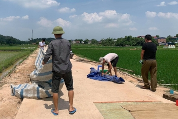 Hà Nội: Người dân ngừng chặn xe vào bãi rác Nam Sơn