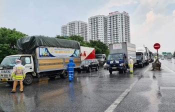 Hơn 3.300 phương tiện quay đầu không vào Hà Nội do không đáp ứng yêu cầu phòng dịch