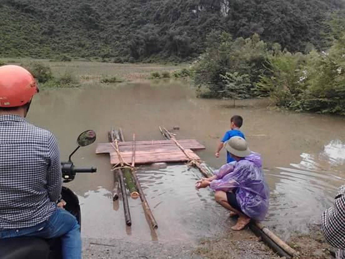 Mưa lớn kéo dài, nhiều tỉnh phía Bắc ngập trong biển nước