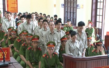 Tuyên án 13 bị cáo trong đường dây buôn 799 bánh heroin