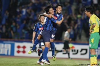 Đội của Công Phượng thắng ngoạn mục vòng 30 J-League 2