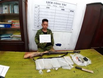 Lạng Sơn: Bắt nhóm đối tượng, thu giữ 5 bánh heroin, nhiều hàng nóng
