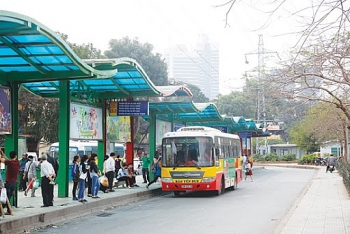 Hà Nội làm hơn 300 nhà chờ xe buýt có hệ thống điện năng lượng mặt trời