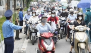 Hà Nội: Bỏ quy định đi đường phải có lịch trực, lịch làm việc