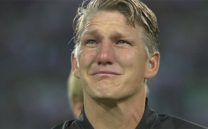 Schweinsteiger khóc tu tu trong trận đấu cuối khoác áo ĐTQG